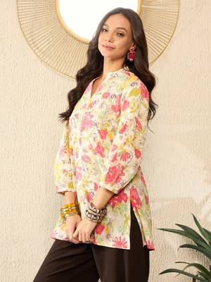 women off white cotton floral printed regular top 3