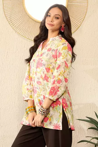 women off white cotton floral printed regular top