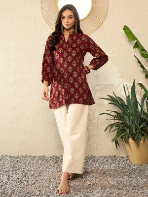 women maroon cotton blend floral printed regular top 4