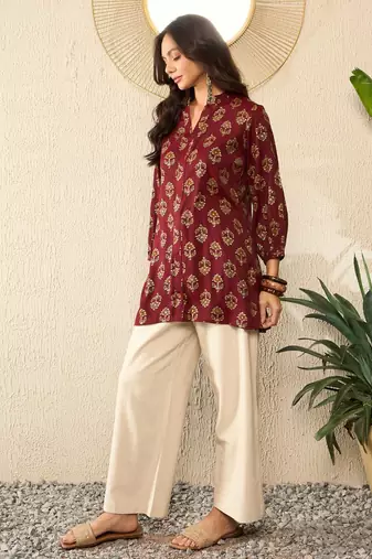 women maroon cotton blend floral printed regular top