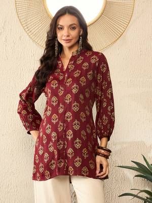 women maroon cotton blend floral printed regular top 1