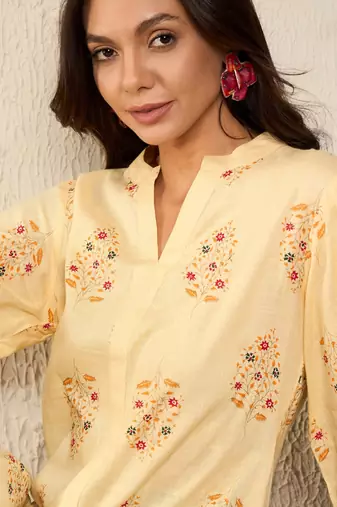 yellow cotton blend floral printed regular top