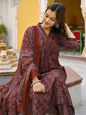 women maroon rayon blend floral printed straight kurta trousers with dupatta 2