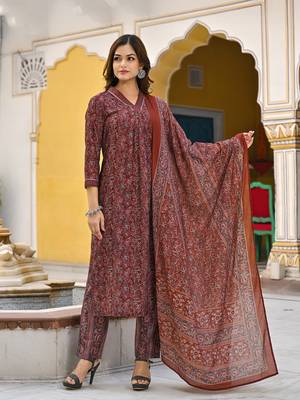 women maroon rayon blend floral printed straight kurta trousers with dupatta 3