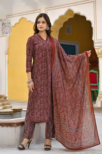 women maroon rayon blend floral printed straight kurta trousers with dupatta