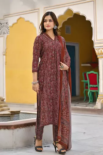 women maroon rayon blend floral printed straight kurta trousers with dupatta