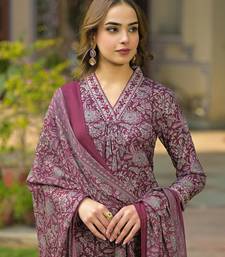 women burgundy rayon blend floral printed straight kurta trousers with dupatta