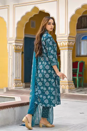 women blue rayon blend floral printed straight kurta trousers with dupatta