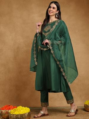 women green silk blend solid embroidered straight kurta trouser and dupatta 3