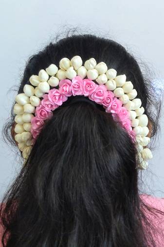 Baby pink gajra