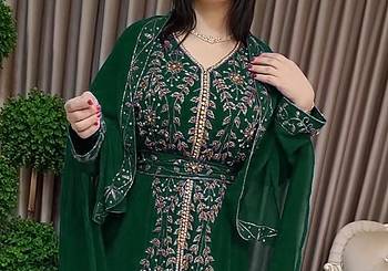 Dark Green Moroccan Kaftan With hijab 4