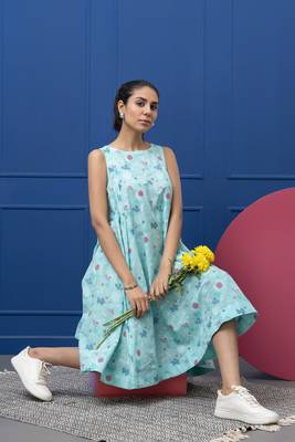 Smer women's cotton printed blue round neck sleeveless flare midi dress 1