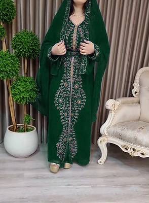 Dark Green Moroccan Kaftan With hijab 6