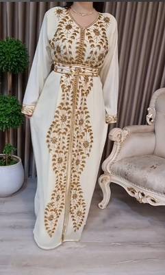 OFF White Moroccan Kaftan With hijab 1