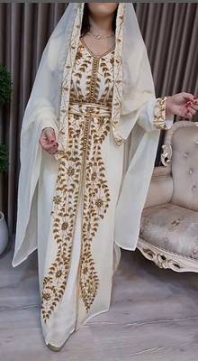 OFF White Moroccan Kaftan With hijab 3