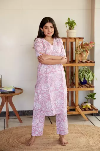 Pink printed v neck straight kurta pant set - (set of 2)