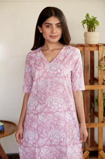 Pink printed v neck straight kurta pant set - (set of 2)