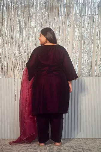 Wine velvet kurta set (set of 3)