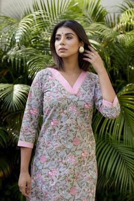 Pink grey floral kurta dupatta set (set of 3) 3