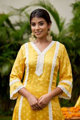 Yellow white border heavy kurta (set of 2) 4