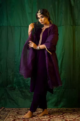Purple velvet kurta set - (set of 3)