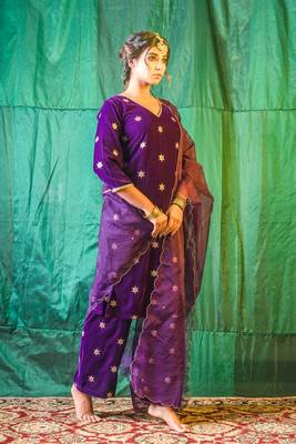 Purple embroidered velvet kurta set 3