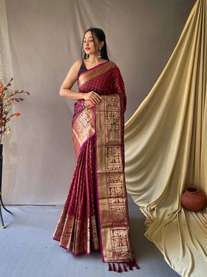 Beautiful Soft Silk Saree Is Having Checks Silver And Gold Zari Saree 3