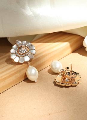 Statement studs with monalisa white stone and pearl drops 3