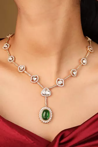 Elegant necklace with oval transparent stones & dark green pendant set