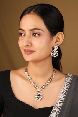 Colorful borderline necklace with circle pendant & matching earrings 2