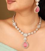 Gold-plated necklace with circle transparent stones & pink pendant set