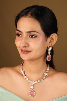 Gold-plated necklace with circle transparent stones & pink pendant set 3