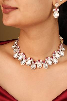 Raindrop-shaped transparent stone necklace with red accents & matching earrings 1