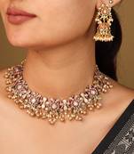 Exquisite red and green stone necklace with fine detailing for traditional elegance