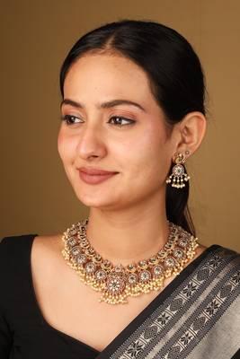 Gold-plated guttapusalu necklace with red stone accents, jhumkis & pearl pendant 2