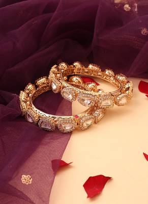Elegant triangle kundan stone design 2