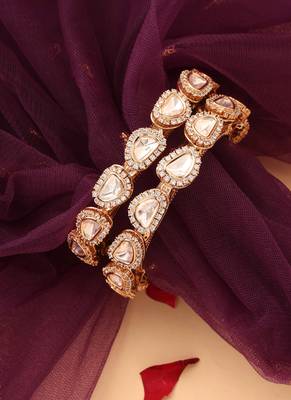 Elegant triangle kundan stone design 3