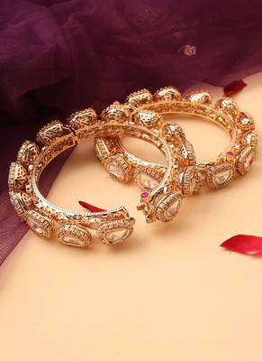 Elegant triangle kundan stone design 4