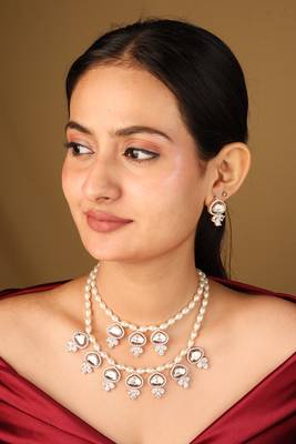 2-layer pearl necklace with kundan stone pendant 2