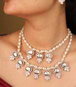 2-layer pearl necklace with kundan stone pendant