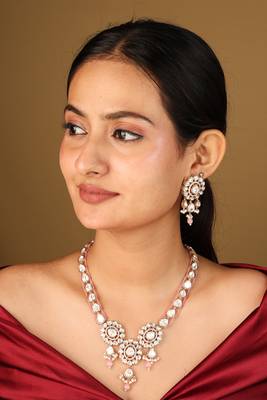 Un-cut kundan necklace with pink pearls 2
