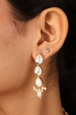 Simple necklace set with kundan stones 3