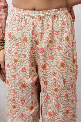 Smer women's cotton peach printed v-neck full sleeves angrakha kurta with trouser set 5