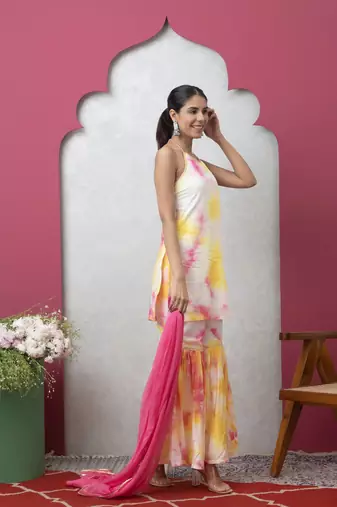 Smer women's pink & yellow tie dye strap shoulder sleeveless straight kurta & sharara with dupatta set