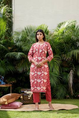 Red floral kurta pant set (set of 2) 1
