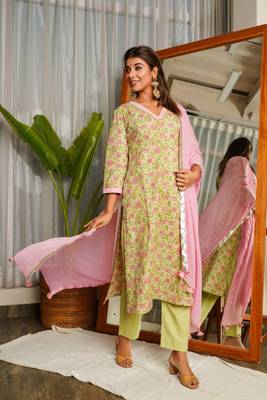 Pear green v-neck cotton printed suit set (set of 3) 1