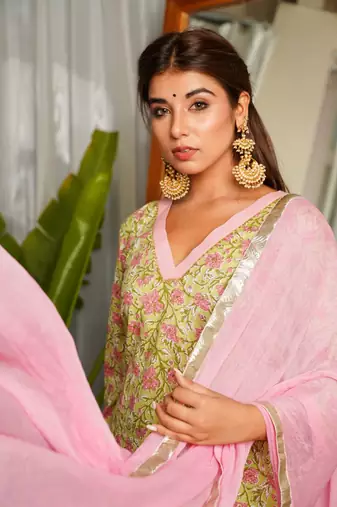 Pear green v-neck cotton printed suit set (set of 3)
