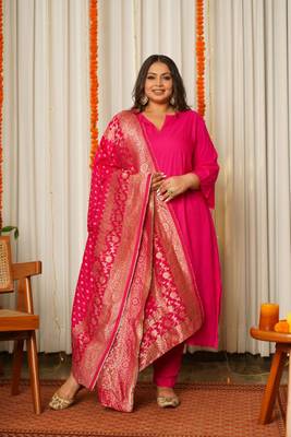 Fuschia pink pathani kurta suit set with benarasi dupatta 2