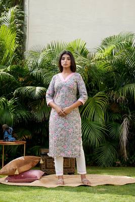 Pink grey floral v- neck cotton kurta pant set 1