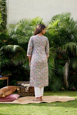 Pink grey floral v- neck cotton kurta pant set 5